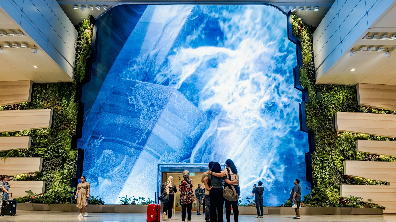 Airport & Transit Interactive Installations | Project Guide 2026