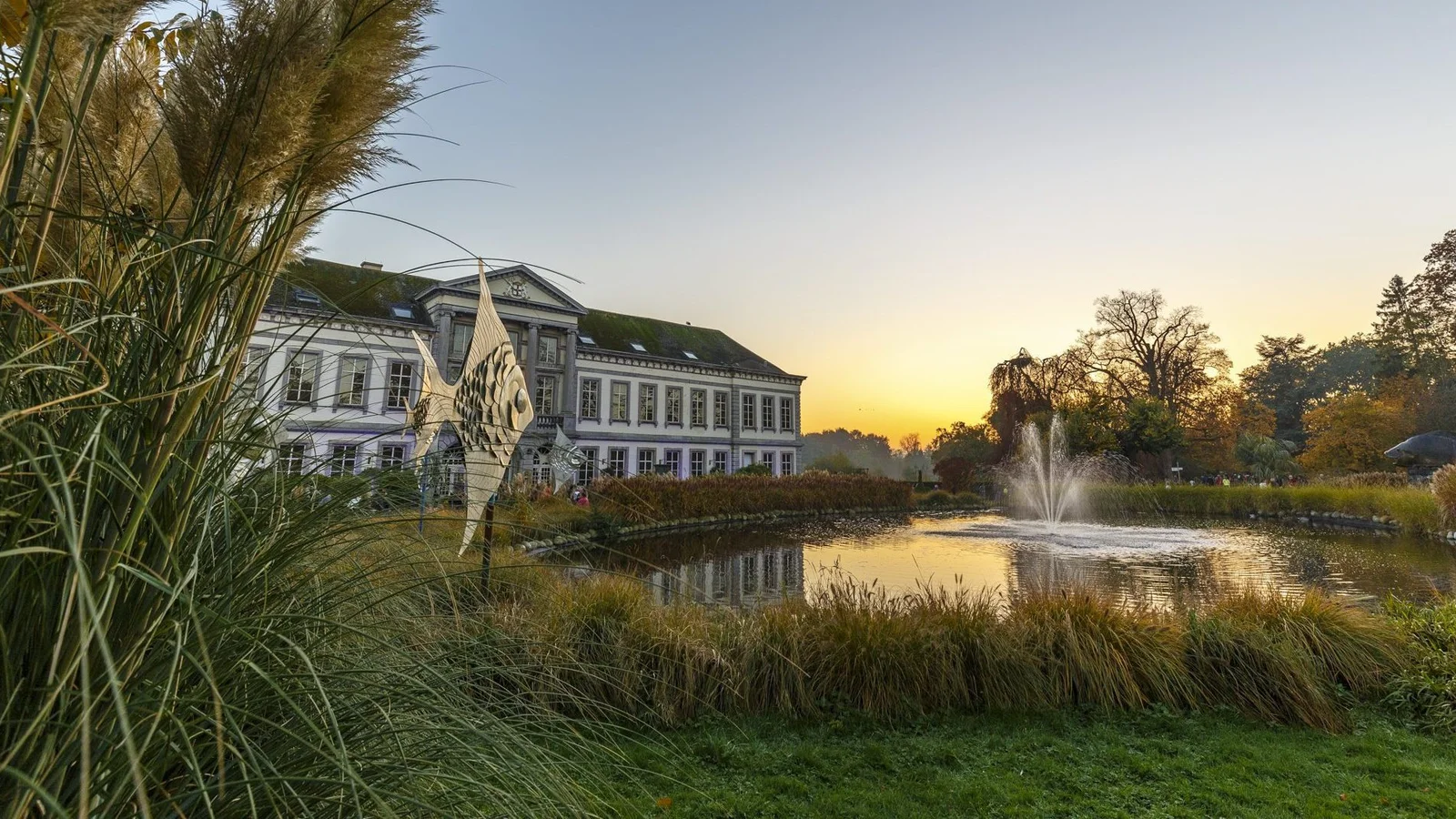 Pairi Daiza NEMO Oceanic Splendours LED installation on historic castle facade